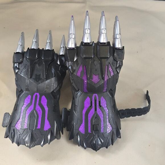 Marvel Studios Black Panther Legacy Collection Wakanda Battle Claws - Picture 1 of 4